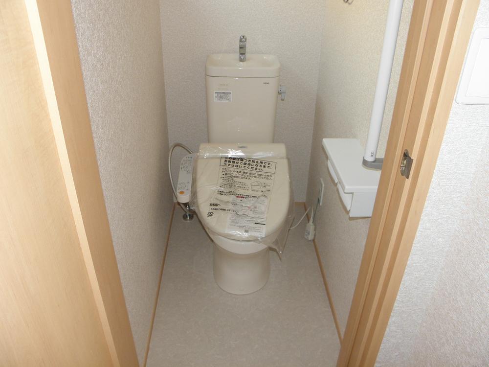 Toilet. Indoor (September 2013) Shooting