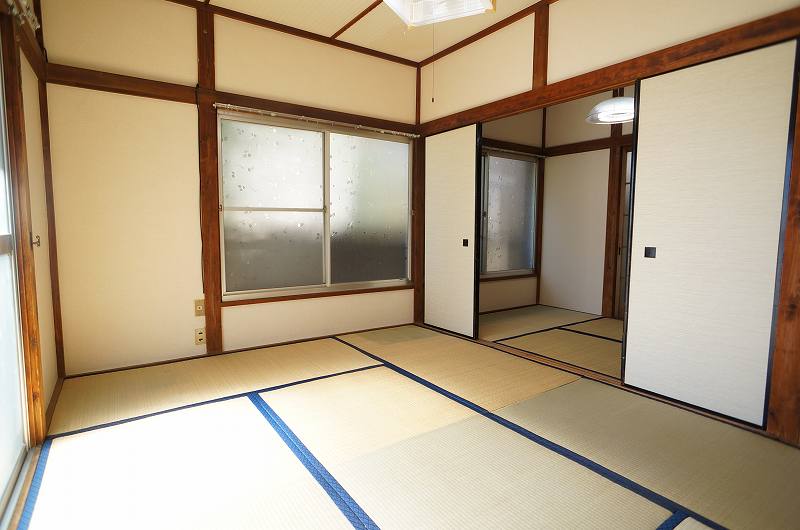 Living and room. 6 Pledge Japanese-style room