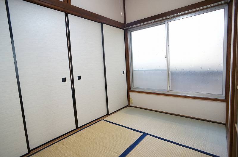 Living and room. 3 Pledge Japanese-style room