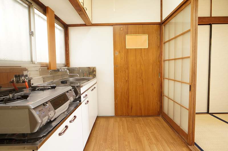 Kitchen. A window kitchen