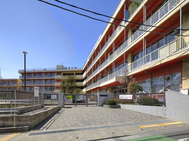 Primary school. Toda Municipal Toda Minami Elementary School