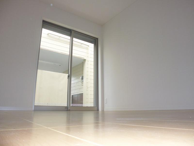 Non-living room. Indoor (12 May 2013) Shooting