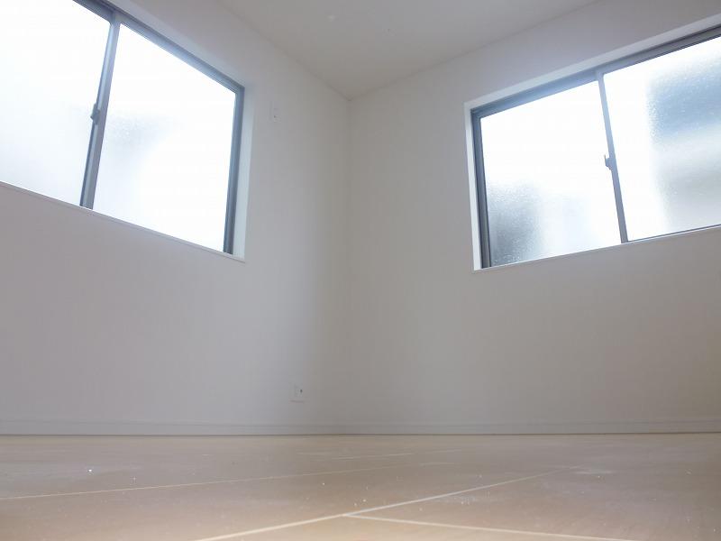 Non-living room. Indoor (12 May 2013) Shooting