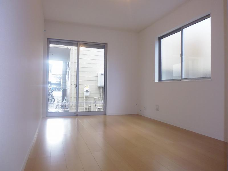 Non-living room. Indoor (12 May 2013) Shooting