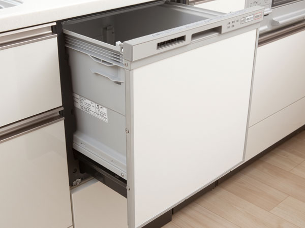 Kitchen.  [Dishwasher] Rear clean up was standard equipment economic Dishwasher in other water-saving effect becomes easy.