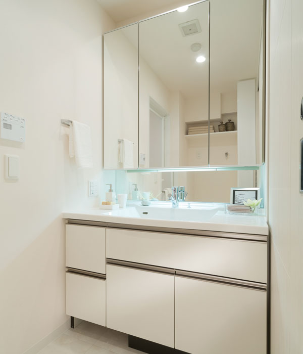 Bathing-wash room.  [Powder Room] Even washing the face is also cleaning is also a good command to smooth makeup, It is always beautifully use wash room.