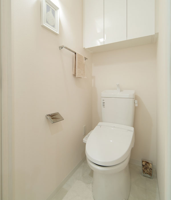 Toilet.  [toilet] Firm will wash away the dirt with a powerful cleaning flow and Guru' a good water flow of the momentum from the top.