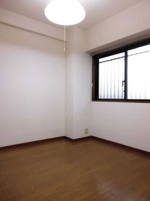 Living and room. Just a good room in the bedroom