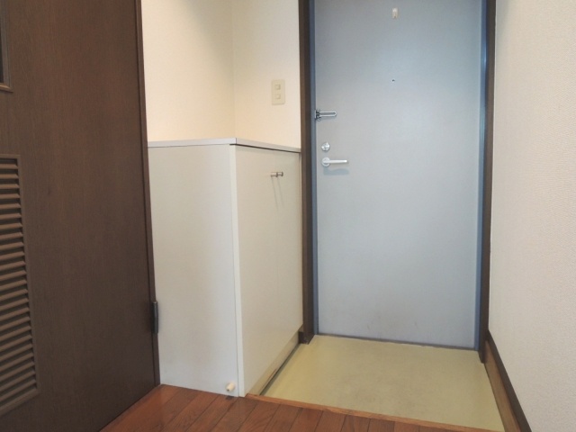 Entrance. Separate reference is a picture