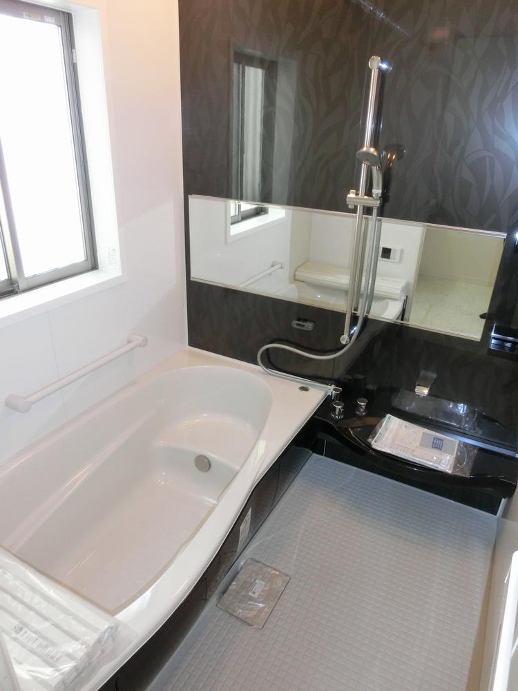 Same specifications photo (bathroom)