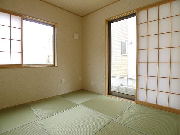 Non-living room. 1 Building