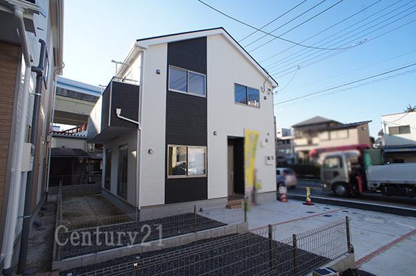 Local appearance photo. 1 Building