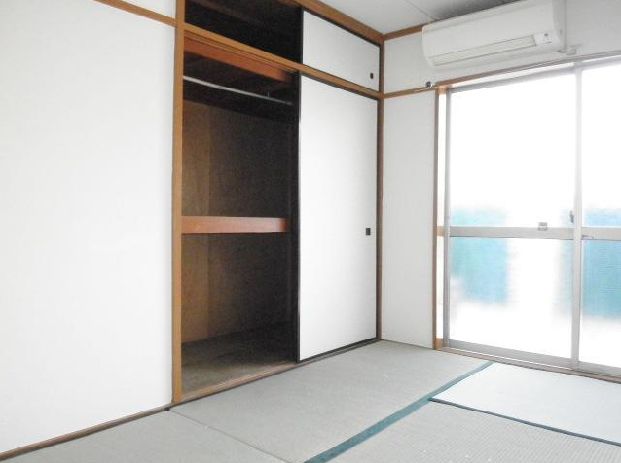 Receipt. Separate reference is a picture