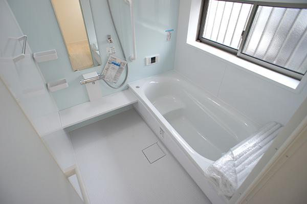 Bathroom. Indoor (11 May 2013) Shooting D Building