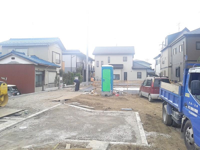 Local photos, including front road. Local (12 May 2013) Shooting