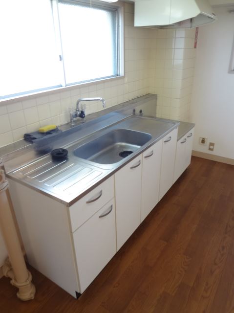 Kitchen. Gas stove can be installed cooking space spacious