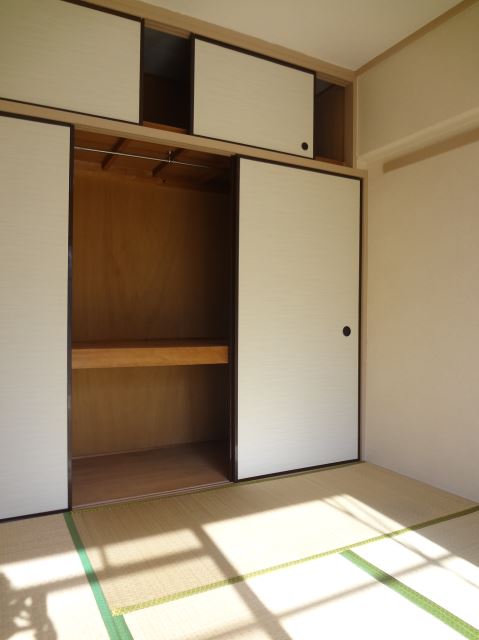 Receipt. It is also happy person a lot of luggage