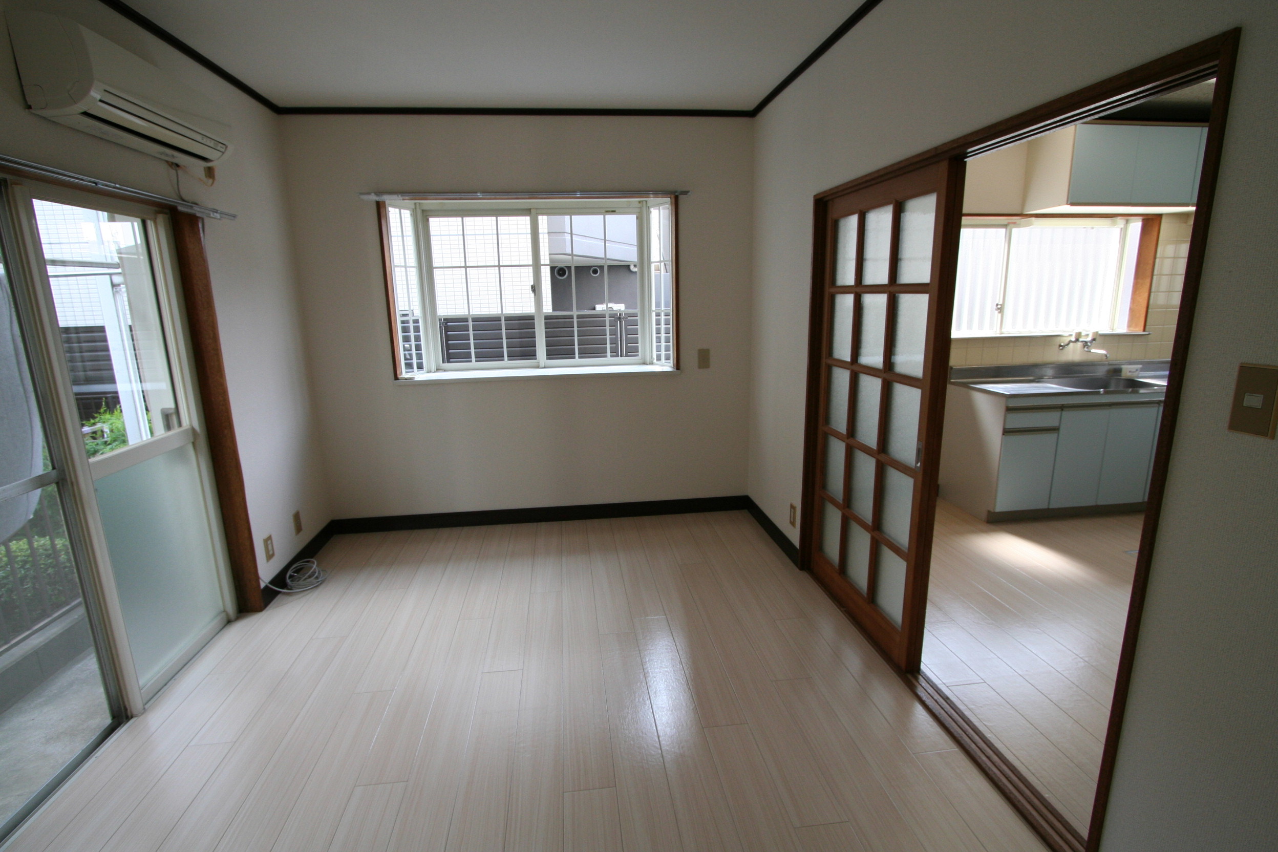 Other room space. There is a feeling of cleanliness bright so aligned the floor.