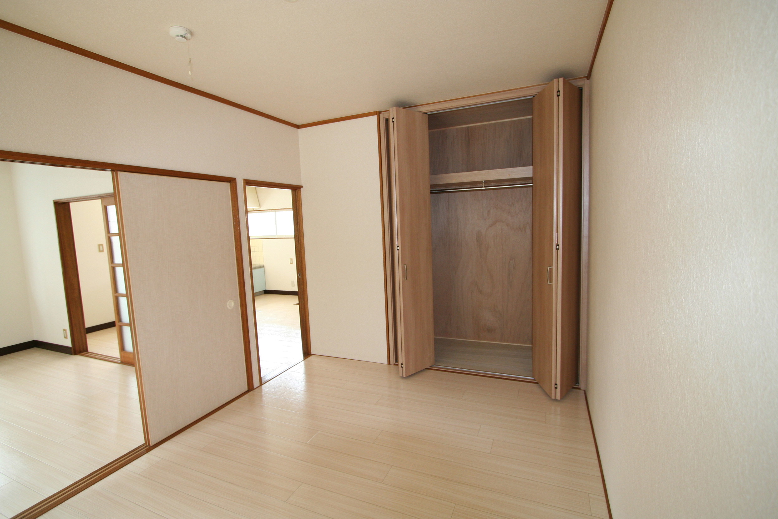 Living and room. It has a Japanese-style Western-style. It is a satisfactory finish
