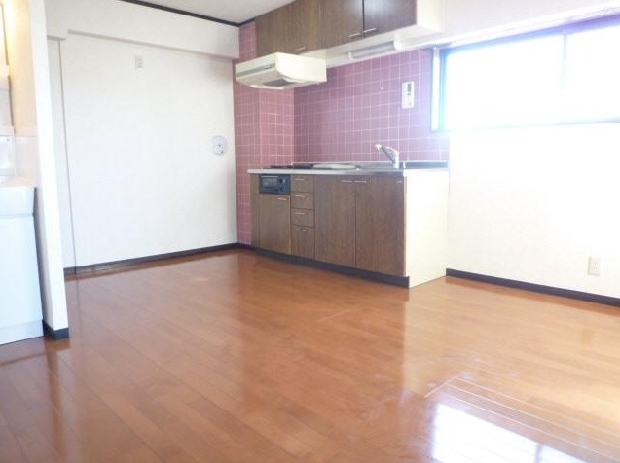 Living and room. Separate reference is a picture