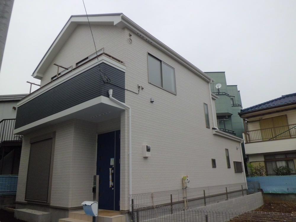 Local appearance photo. Local (11 May 2013) Shooting