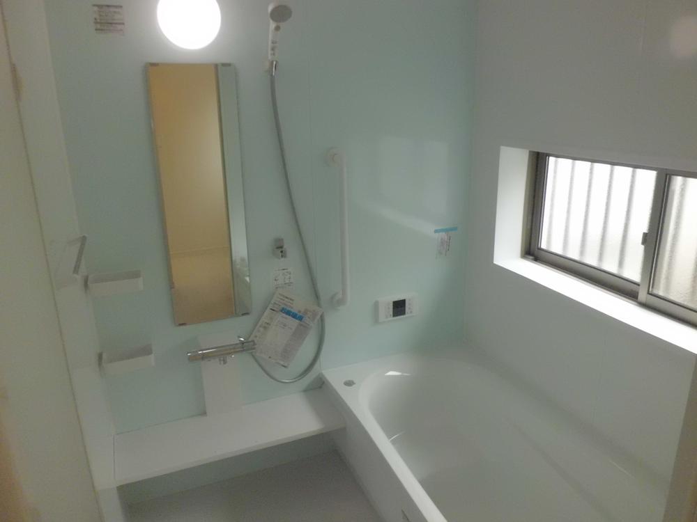 Bathroom. Local (11 May 2013) Shooting