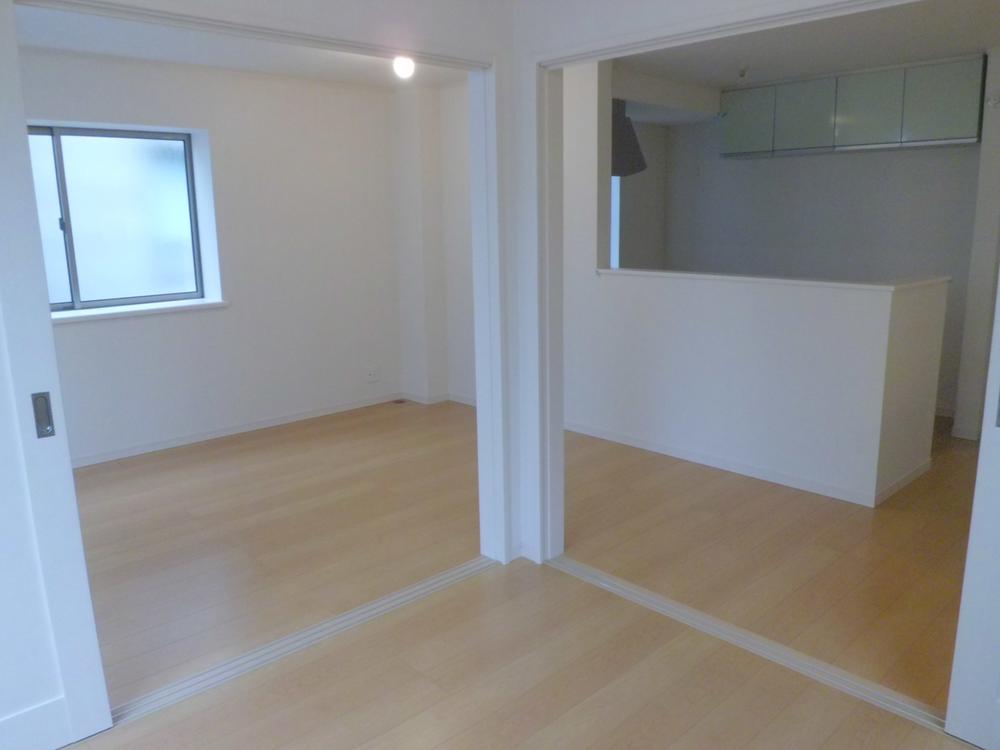 Living. Local (11 May 2013) Shooting