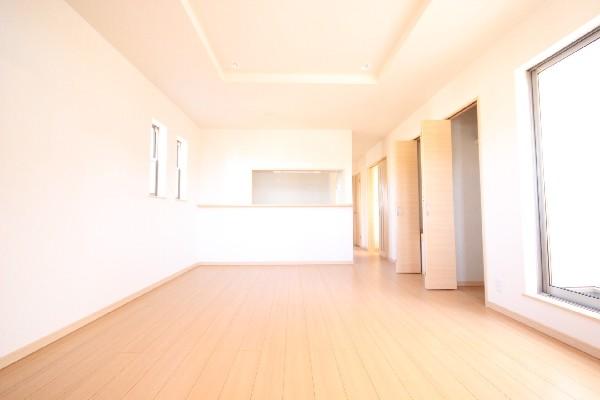 Living. Detached interior introspection Pictures - spacious living of living 18 quires! Enhancement also storage of LDK! 