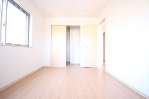 Non-living room. About 7 Pledge of room + walk-in closet! 