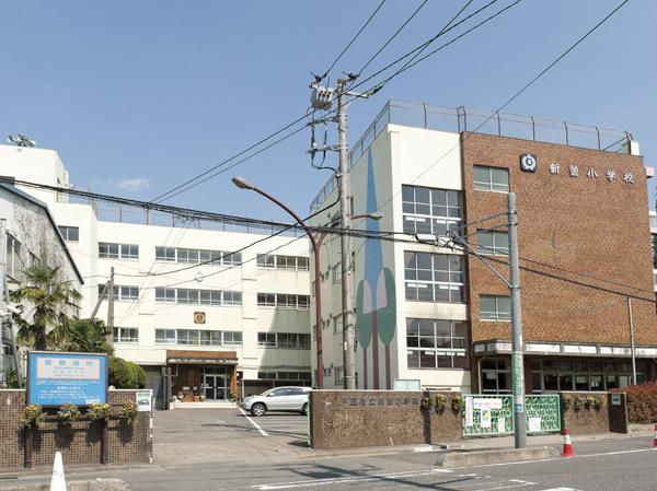 Surrounding environment. Municipal Nizo elementary school (about 840m ・ 11-minute walk)
