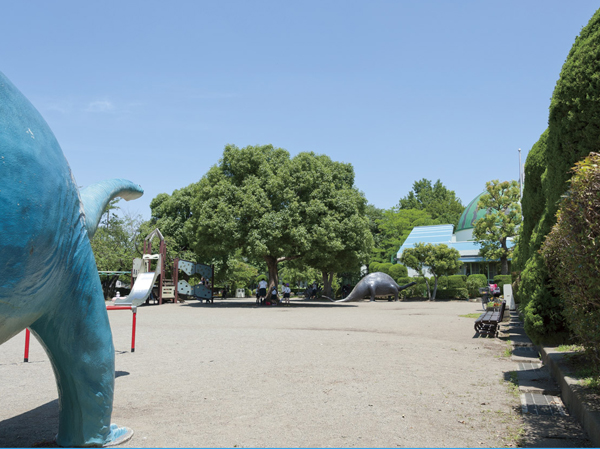 Surrounding environment. There is a planetarium and libraries "Toda City, Children's World" (about 1380m ・ 18 mins ・ Bike about 7 minutes)