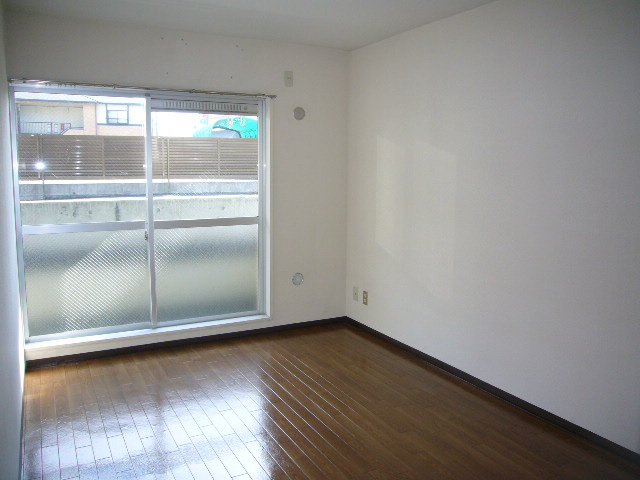 Living and room. The photograph is a Room 101