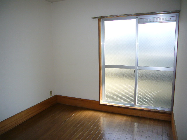 Living and room. The photograph is a Room 101