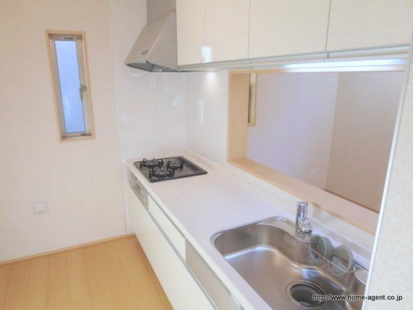 Kitchen. Indoor (11 May 2013) Shooting