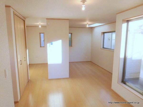 Living. Indoor (11 May 2013) Shooting Living is relaxed