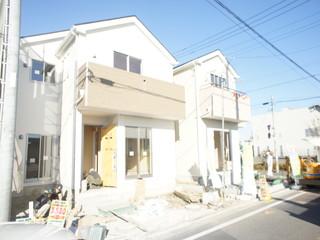 Local appearance photo. Local (11 May 2013) Shooting