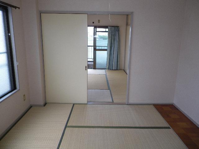 Other room space. Ventilated is a looks good indoor.