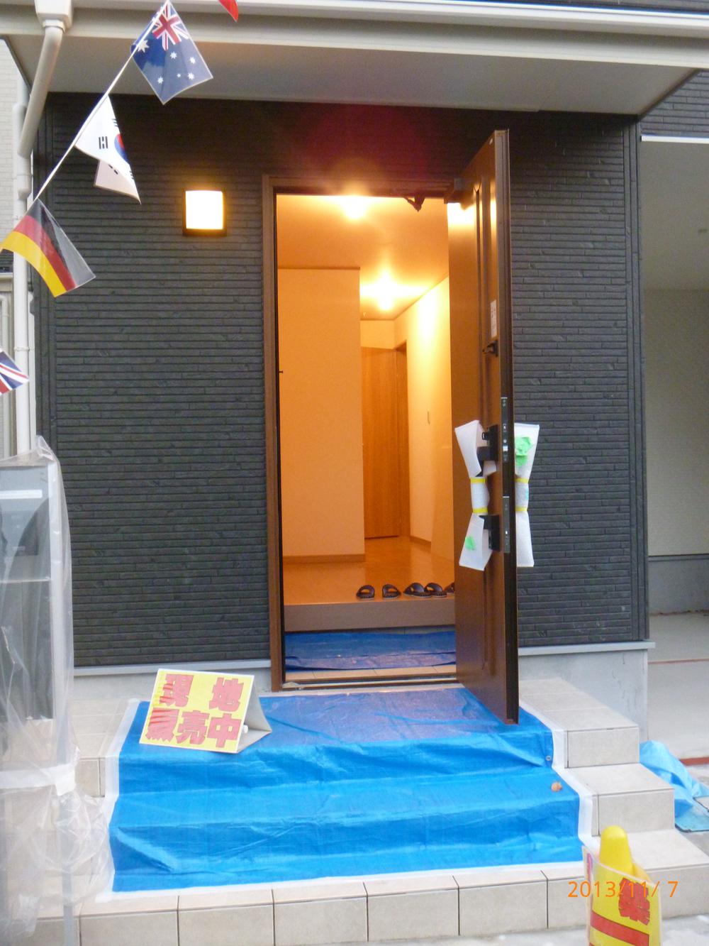 Entrance. Local (12 May 2013) Shooting