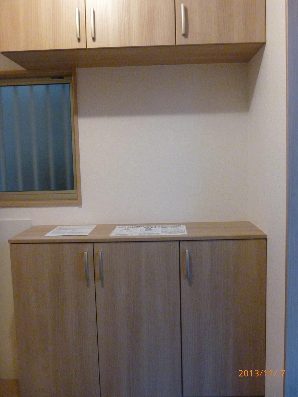 Entrance. Local (12 May 2013) Shooting Spacious shoes BOX 