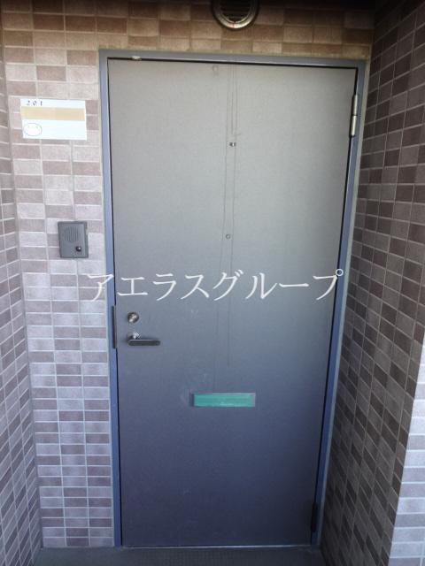 Entrance. Bon voyage