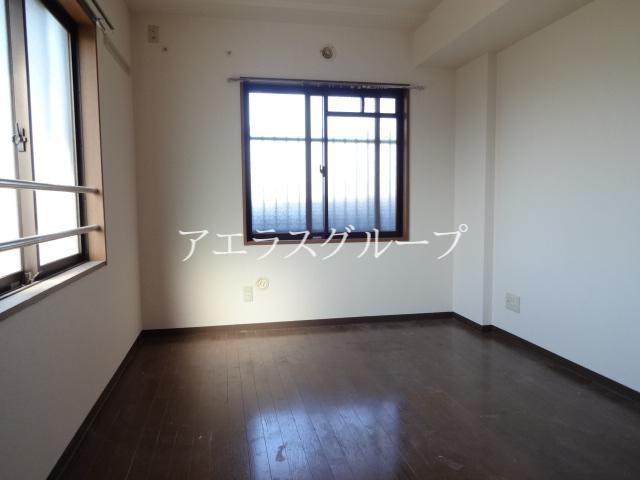 Living and room. Sunny room