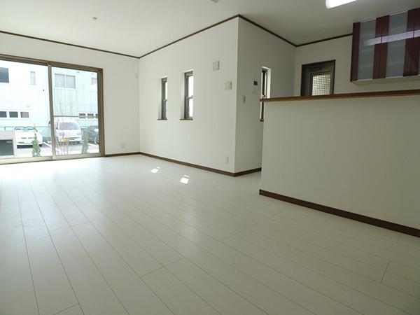 Living. 16 Pledge of spacious open-minded Fukinuki to LDK top Indoor (April 2013) Shooting Building 3