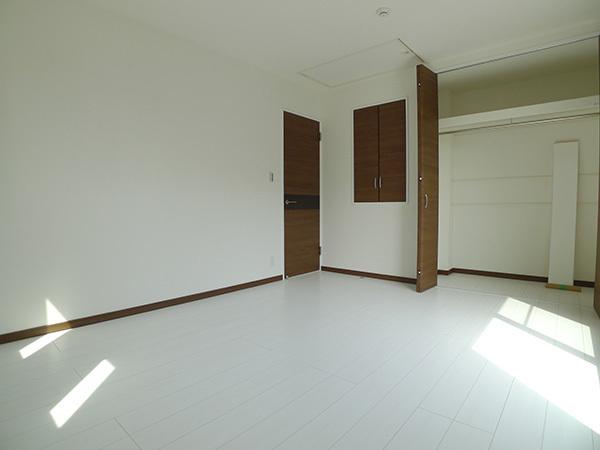 Non-living room. Indoor (April 2013) Shooting Building 3