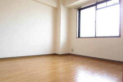 Living and room. There is also the north side of the Western-style is a window