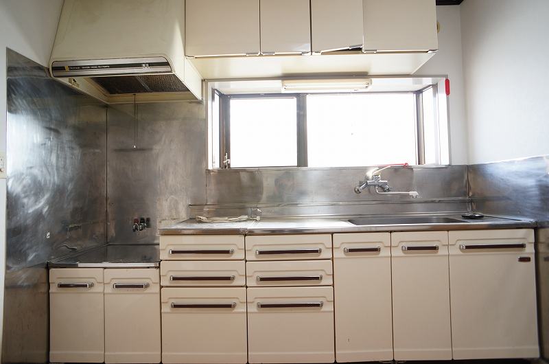 Kitchen. Storage is plenty of kitchen