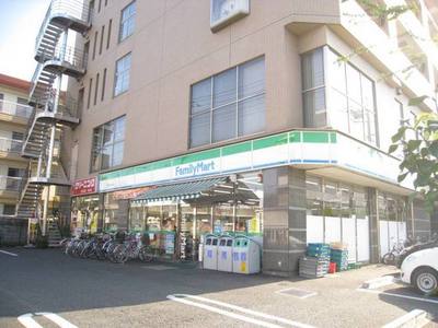 Convenience store. 340m to Family Mart (convenience store)