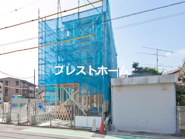 Local appearance photo. Building 3