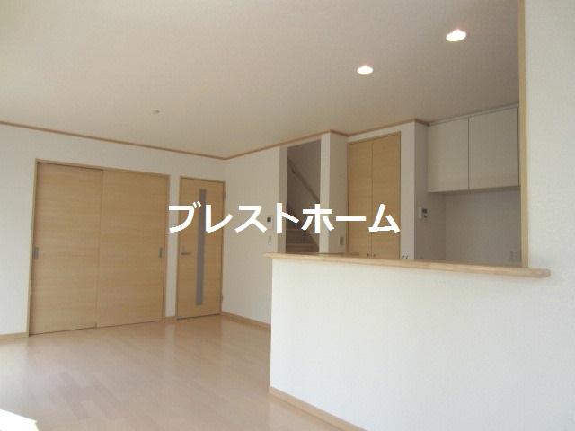 Same specifications photos (living)