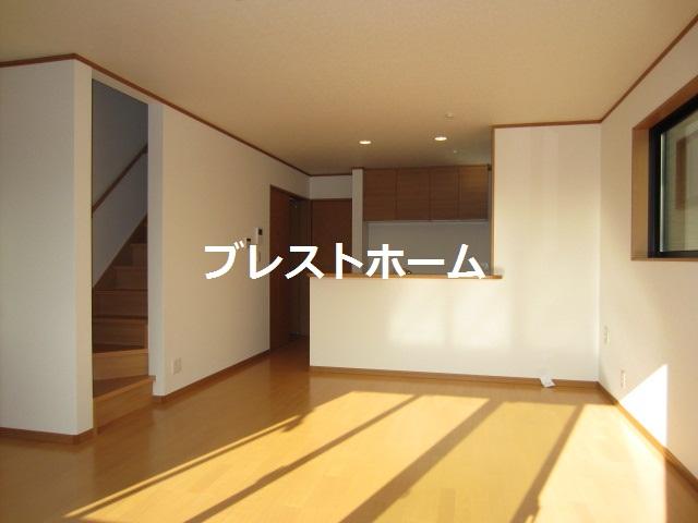 Same specifications photos (living)