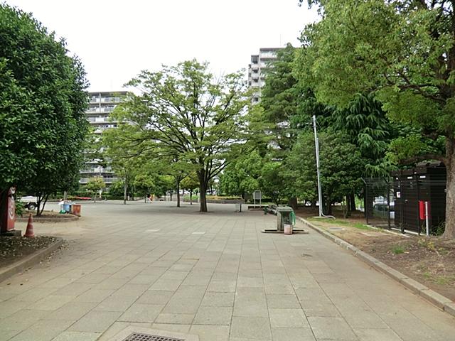 park. 742m to the north park